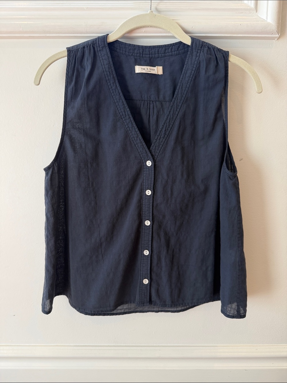 Rag & Bone Navy Button-Front Sleeveless V-Neck Shirt